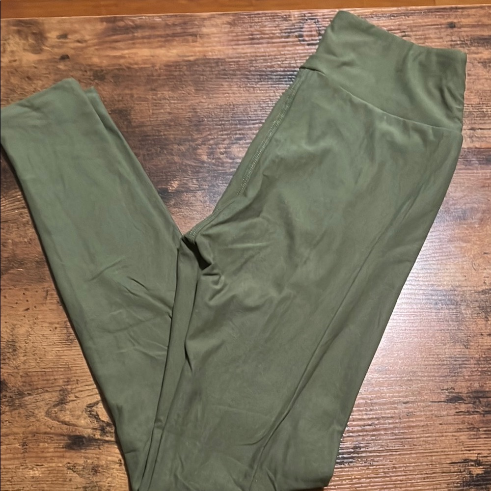 LuLaRoe Green Leggings with Wide Waistband and Smooth Texture